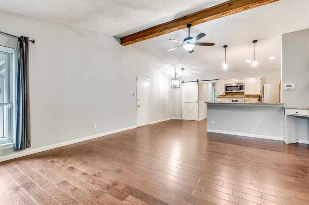 1041 South Riverside Drive Grapevine, TX 76051 - Photo 6 of 34