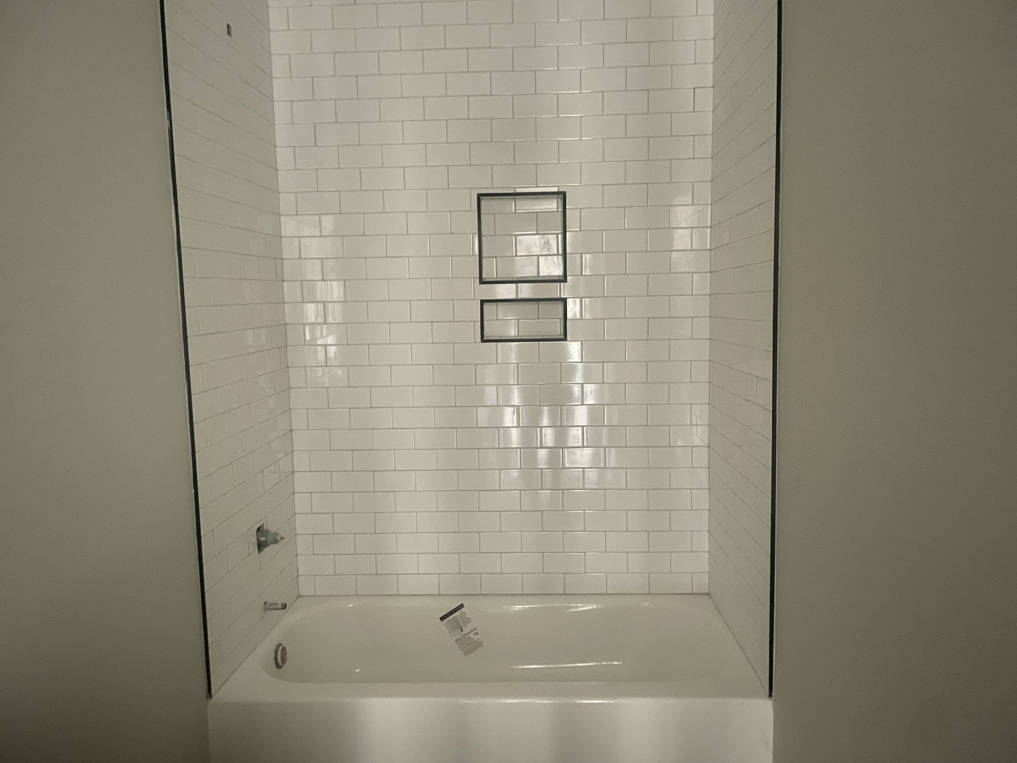 1122 Ruby Road Lewisburg, TN 37091 - Photo 3 of 7 a bathroom with a bathtub