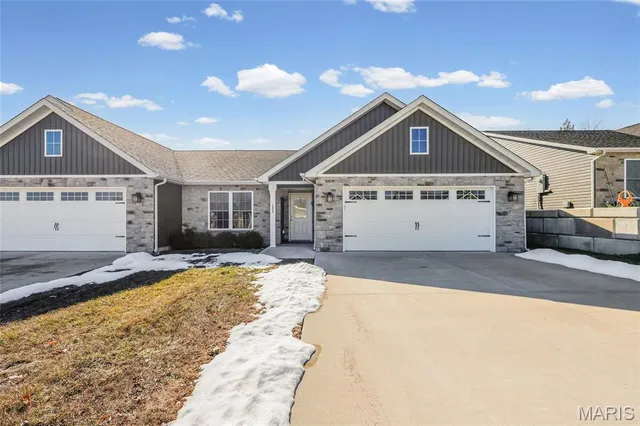 $264,900 | 1575 Hickory Landing, De Soto, MO 63020