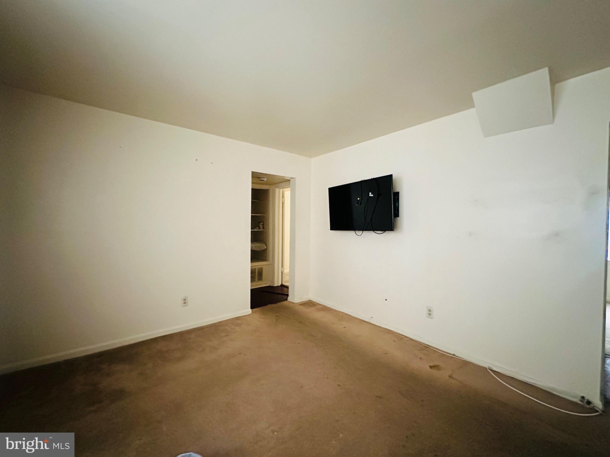 2013 37th Street Southeast Washington, DC 20020 - Photo 5 of 6 Spacious room ready for your vision.