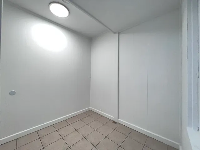 $1,000 | 8919 South Muskegon Avenue, Unit 2F, Chicago, IL 60617