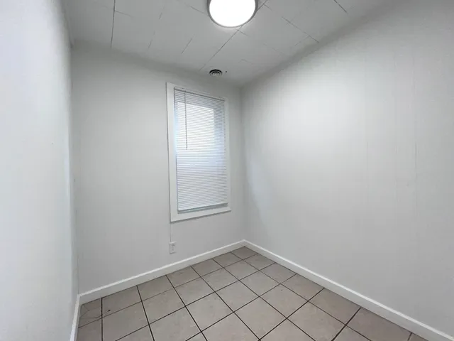 $1,000 | 8919 South Muskegon Avenue, Unit 2F, Chicago, IL 60617