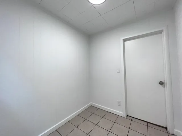 $1,000 | 8919 South Muskegon Avenue, Unit 2F, Chicago, IL 60617