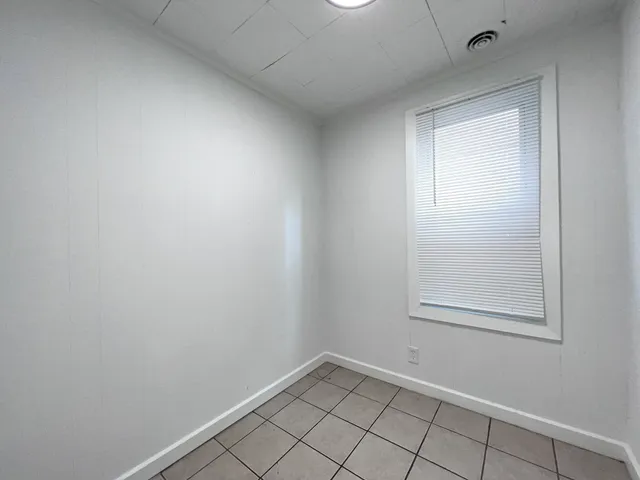 $1,000 | 8919 South Muskegon Avenue, Unit 2F, Chicago, IL 60617