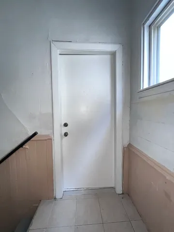 $1,000 | 8919 South Muskegon Avenue, Unit 2F, Chicago, IL 60617