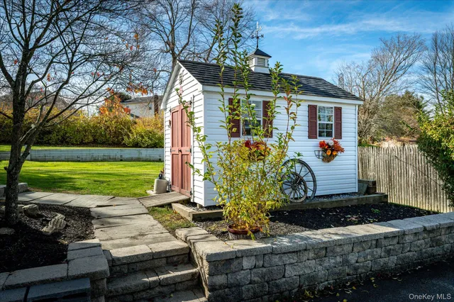 $750,000 | 523 Manchester Road, Yorktown Heights, NY 10598