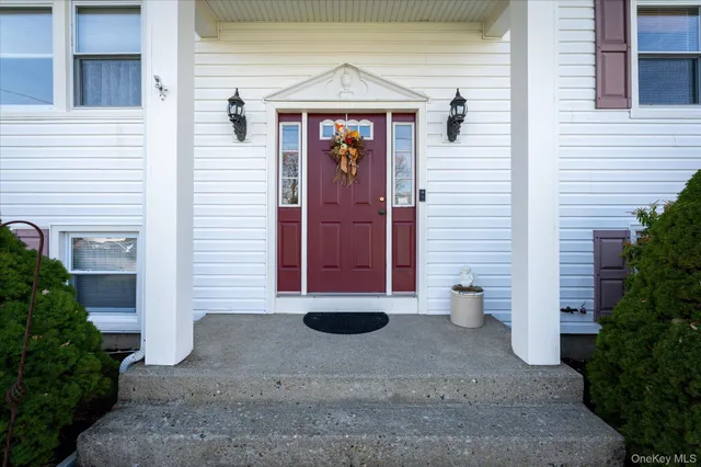 $750,000 | 523 Manchester Road, Yorktown Heights, NY 10598