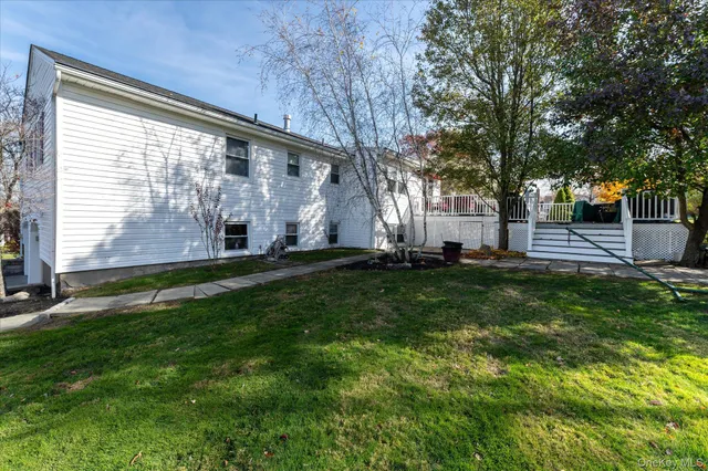 $750,000 | 523 Manchester Road, Yorktown Heights, NY 10598