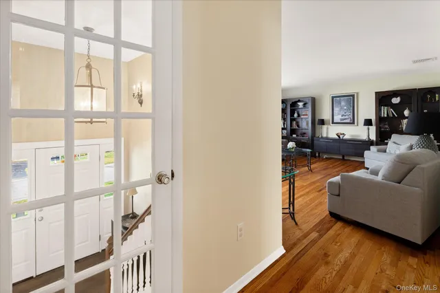 $750,000 | 523 Manchester Road, Yorktown Heights, NY 10598