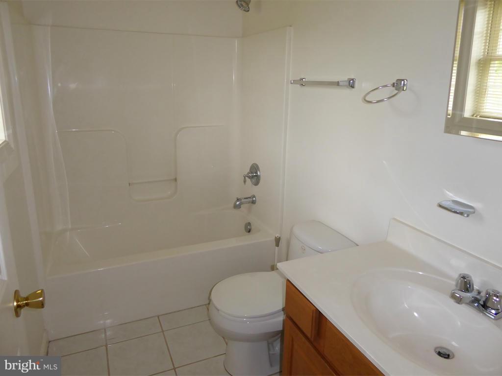 431 Creek Road Front Royal, VA 22630 - Photo 23 of 30 Bath (Master)
