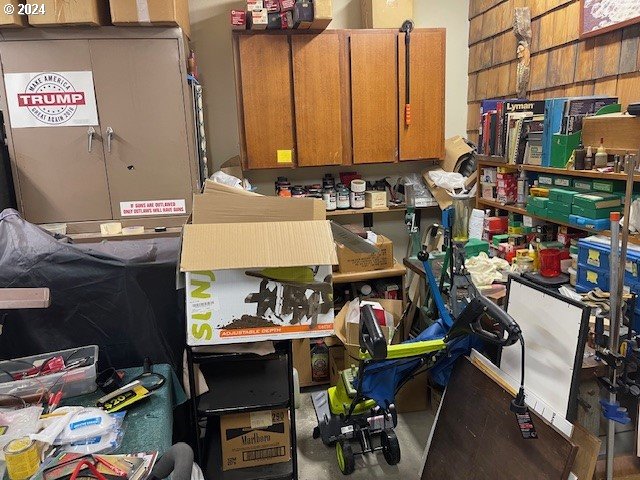 1435 Progress Loop La Grande, OR 97850 - Photo 16 of 19 Shop