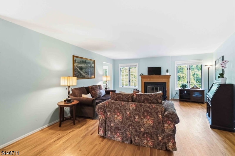 138 Terrace Drive Chatham, NJ 07928 - Photo 5 of 22