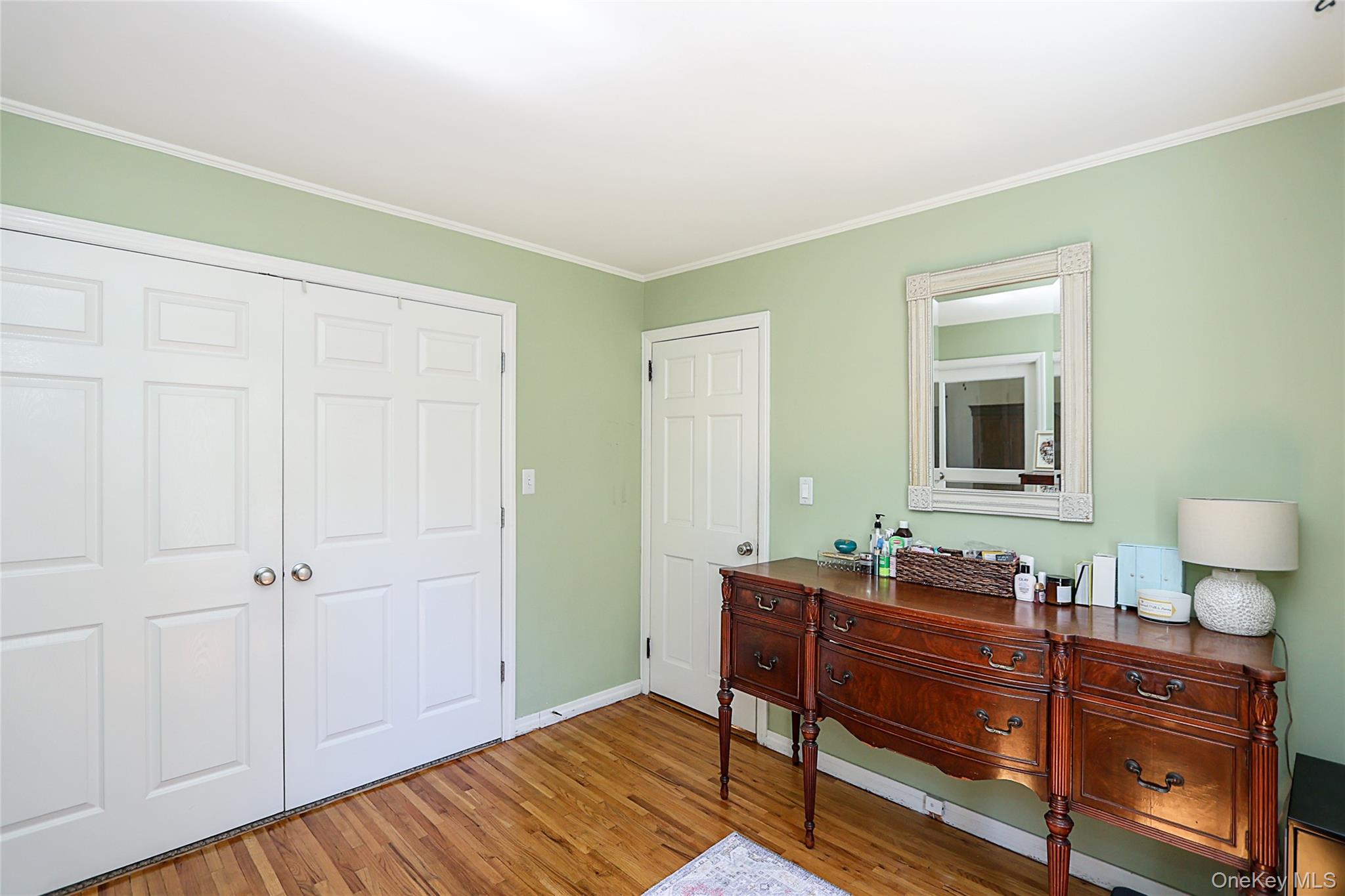 15 Hemlock Street Merrick, NY 11566 - Photo 20 of 47