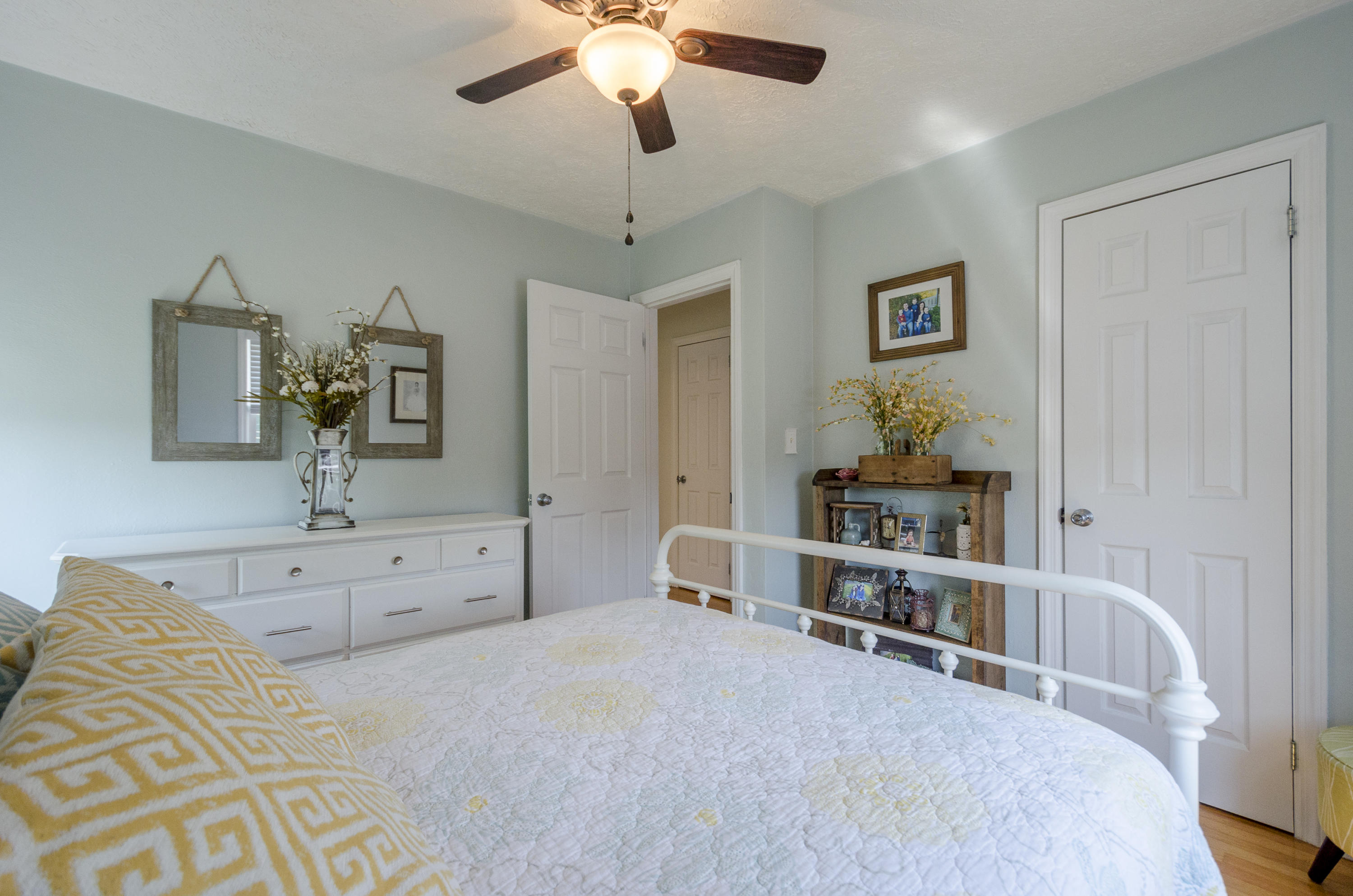 1527 Wilson Road Northwest Roanoke, VA 24017 - Photo 17 of 37 Bedroom 1