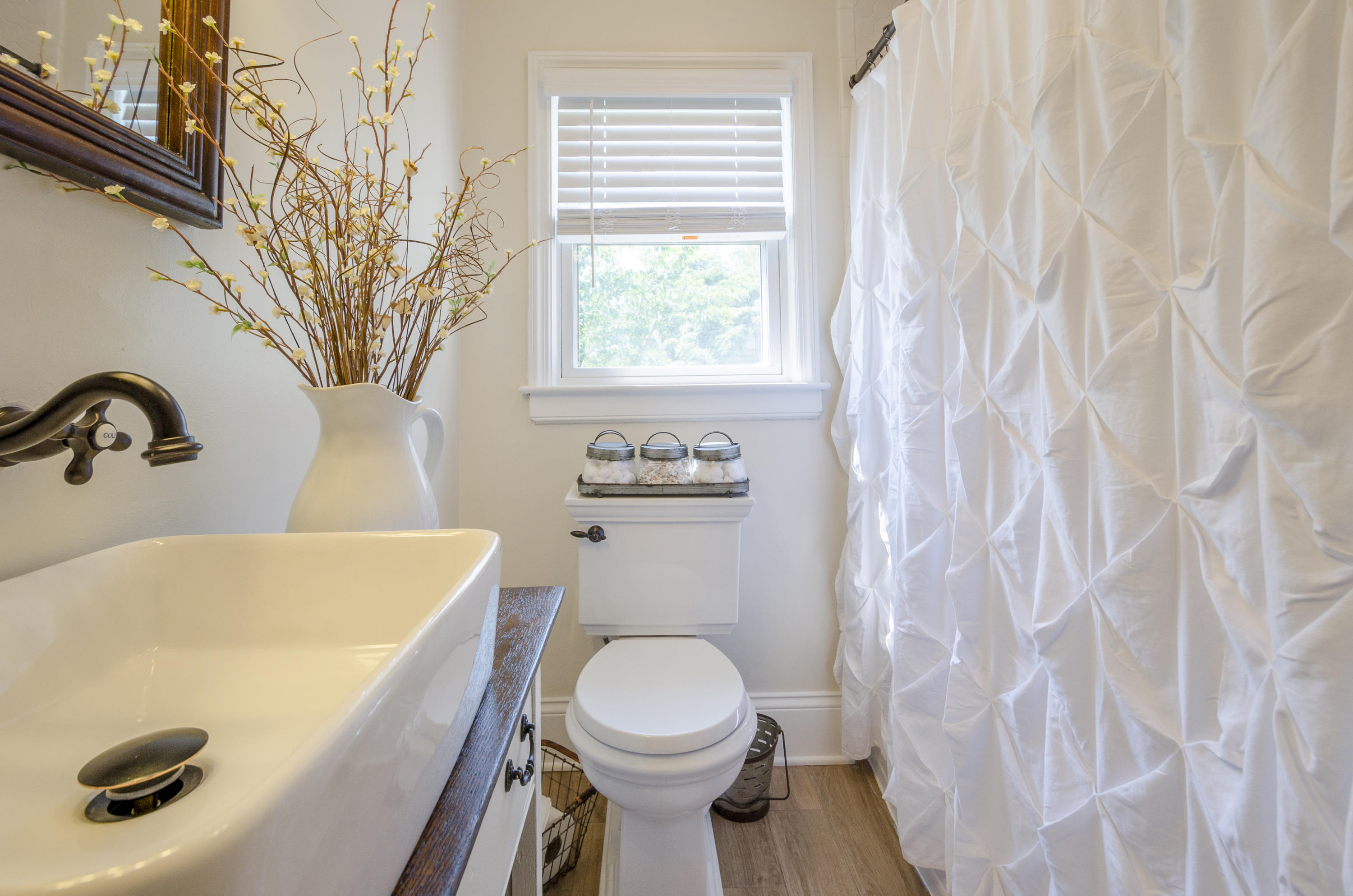 1527 Wilson Road Northwest Roanoke, VA 24017 - Photo 22 of 37 Bathroom