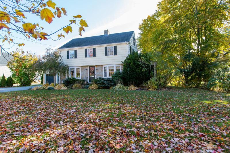 261 Foreside Road Falmouth, ME 04105 - Photo 2 of 35 Photo