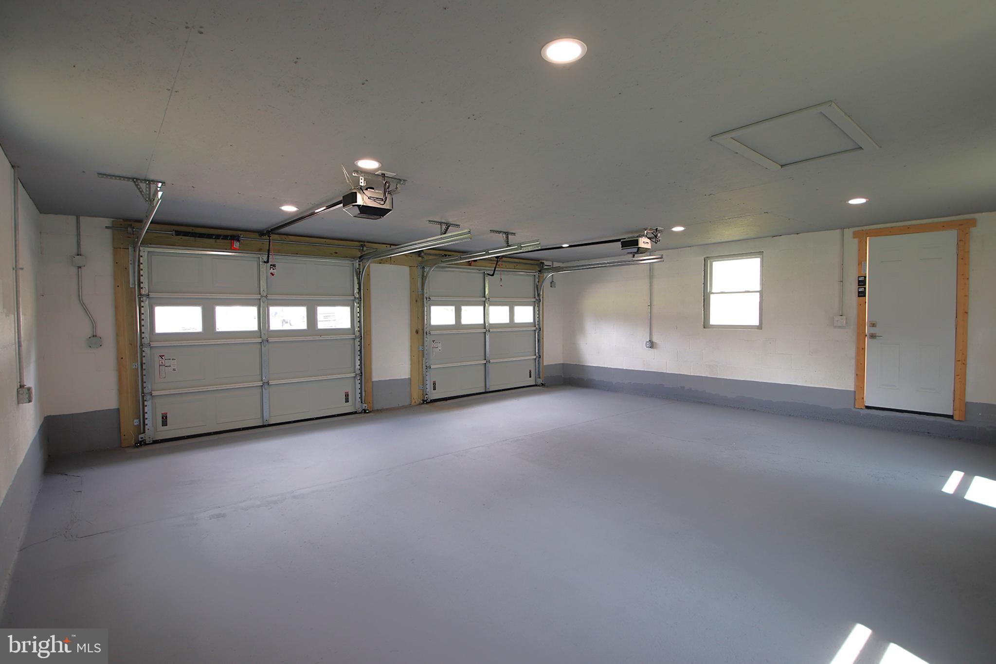 12113 Walnut Point Road Hagerstown, MD 21740 - Photo 23 of 29 Garage
