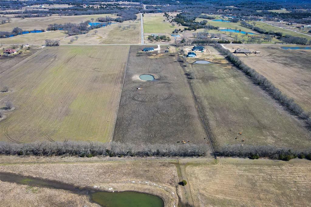 2415 Bucksnort Road Van Alstyne, TX 75495 - Photo 8 of 39