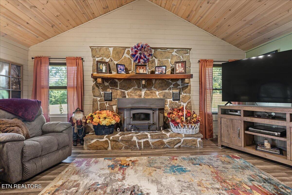 910 Reagan Valley Road Tellico Plains, TN 37385 - Photo 11 of 49 11