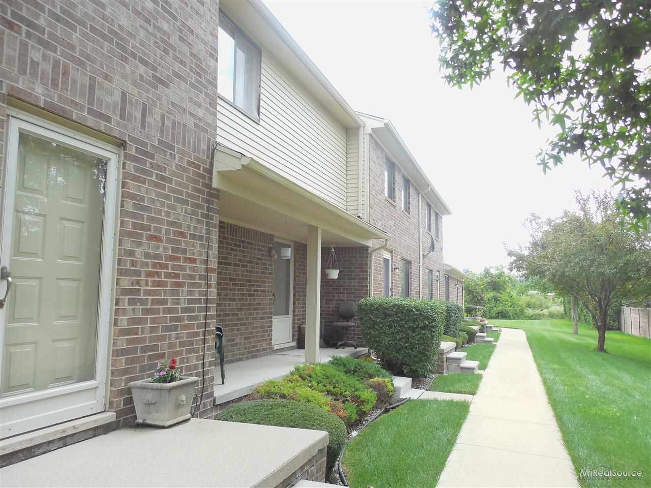 48594 Sugarbush Road, Unit 67 New Baltimore, MI 48047 - Photo 5 of 8