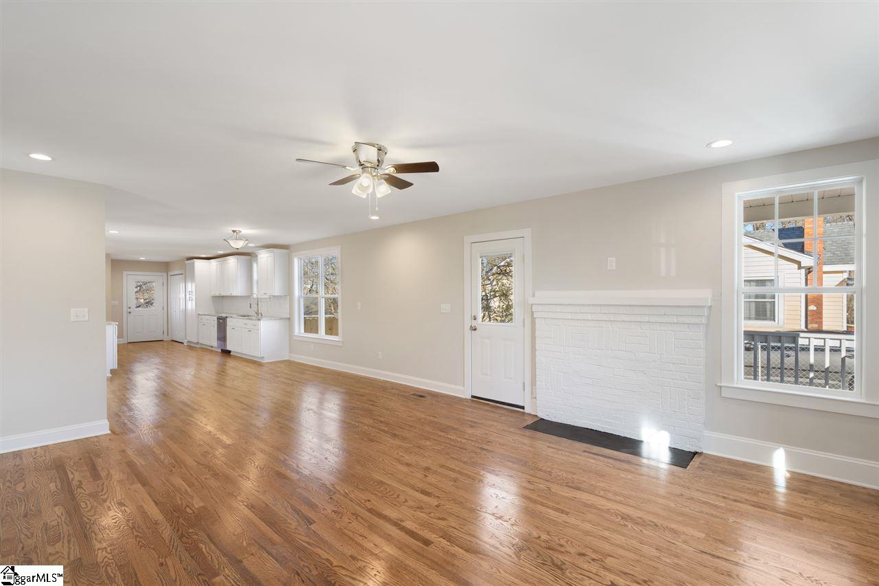 24 Brunson Street Greenville, SC 29607 - Photo 3 of 22