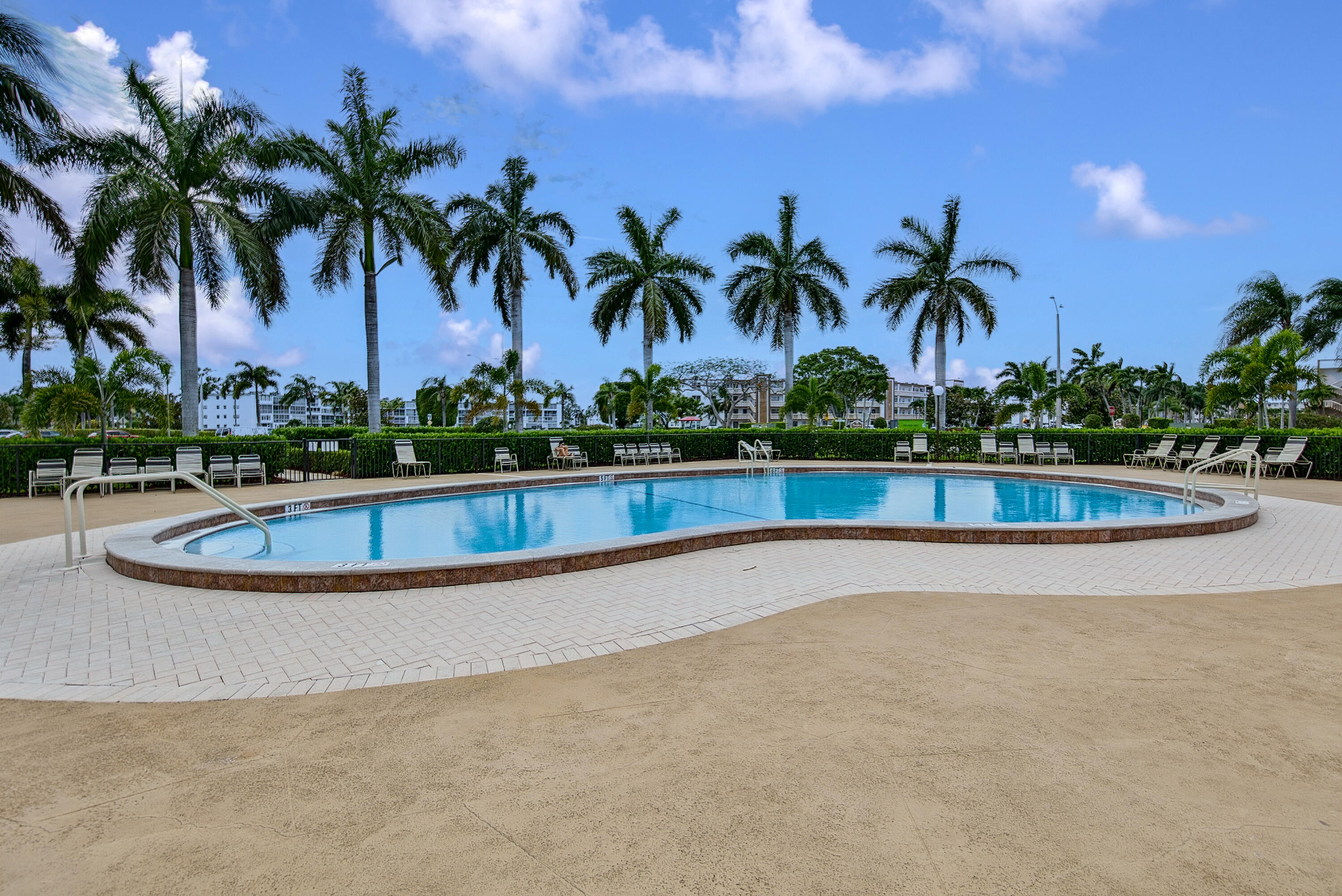 96 Fanshaw C Boca Raton, FL 33434 - Photo 32 of 37 daigle-37