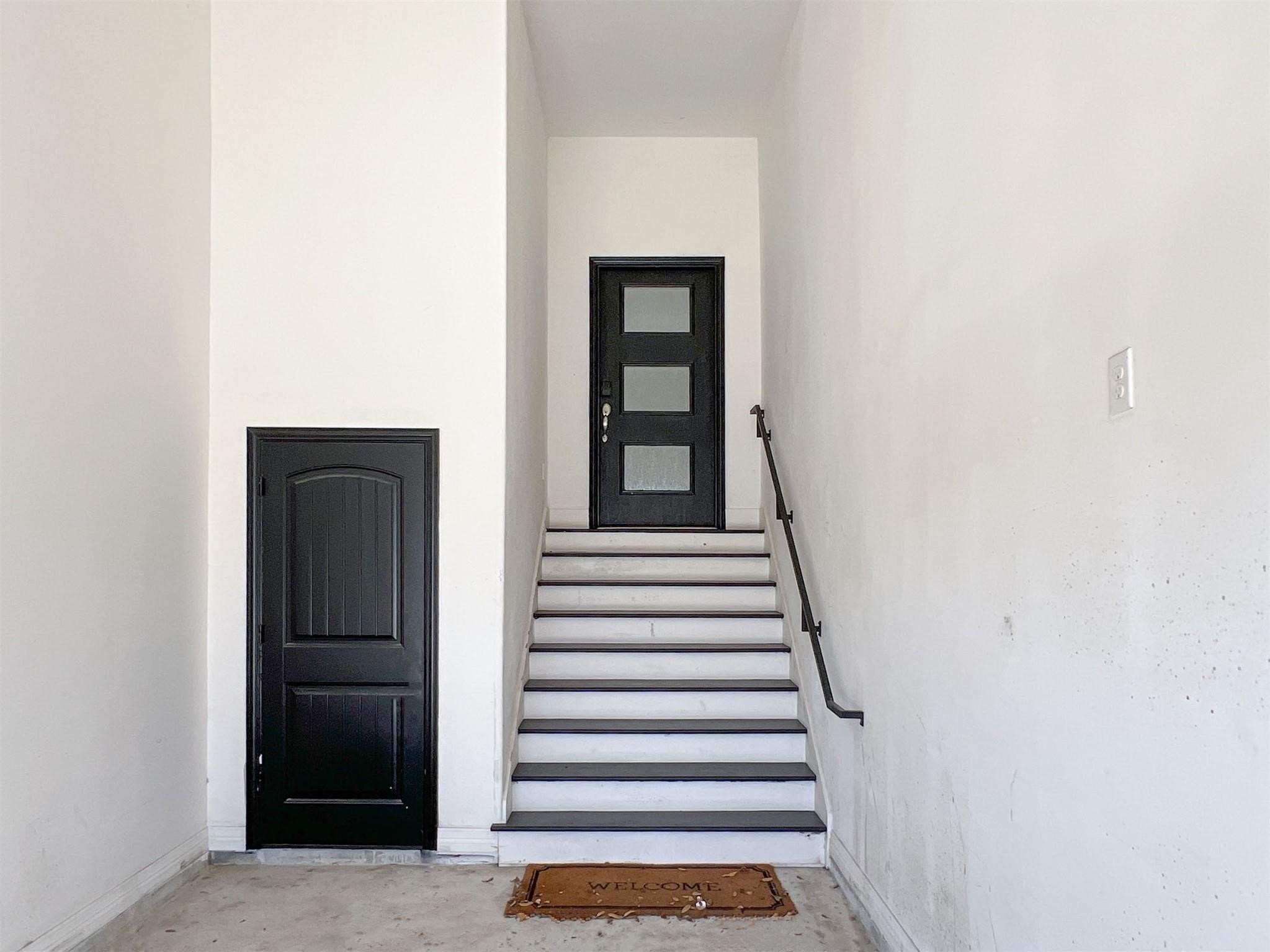 3407 Sakowitz Street, Unit B Houston, TX 77026 - Photo 5 of 23 a view of entryway with wooden floor