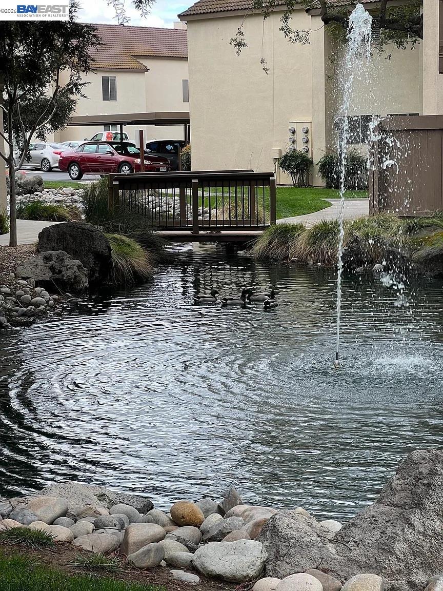 3701 Colonial Drive, Unit 36 Modesto, CA 95356 - Photo 3 of 36 a view of a chairs and table in backyard