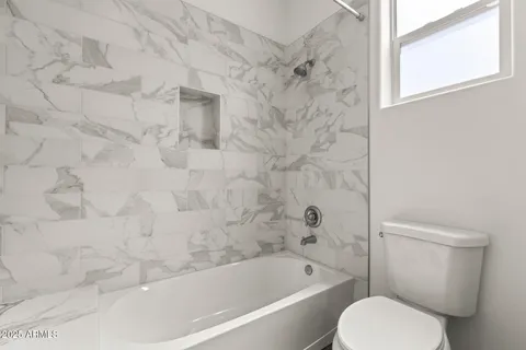 a view of livingroom with furniture