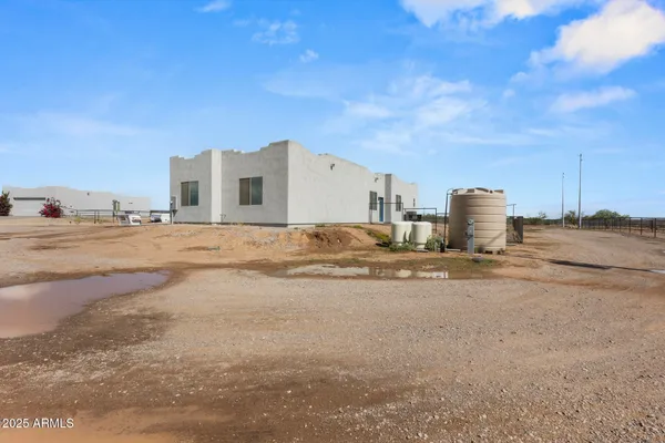 a view of ocean with city view