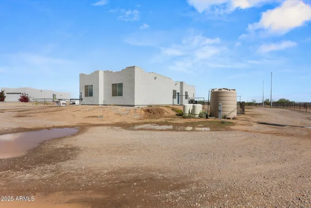 a view of ocean with city view