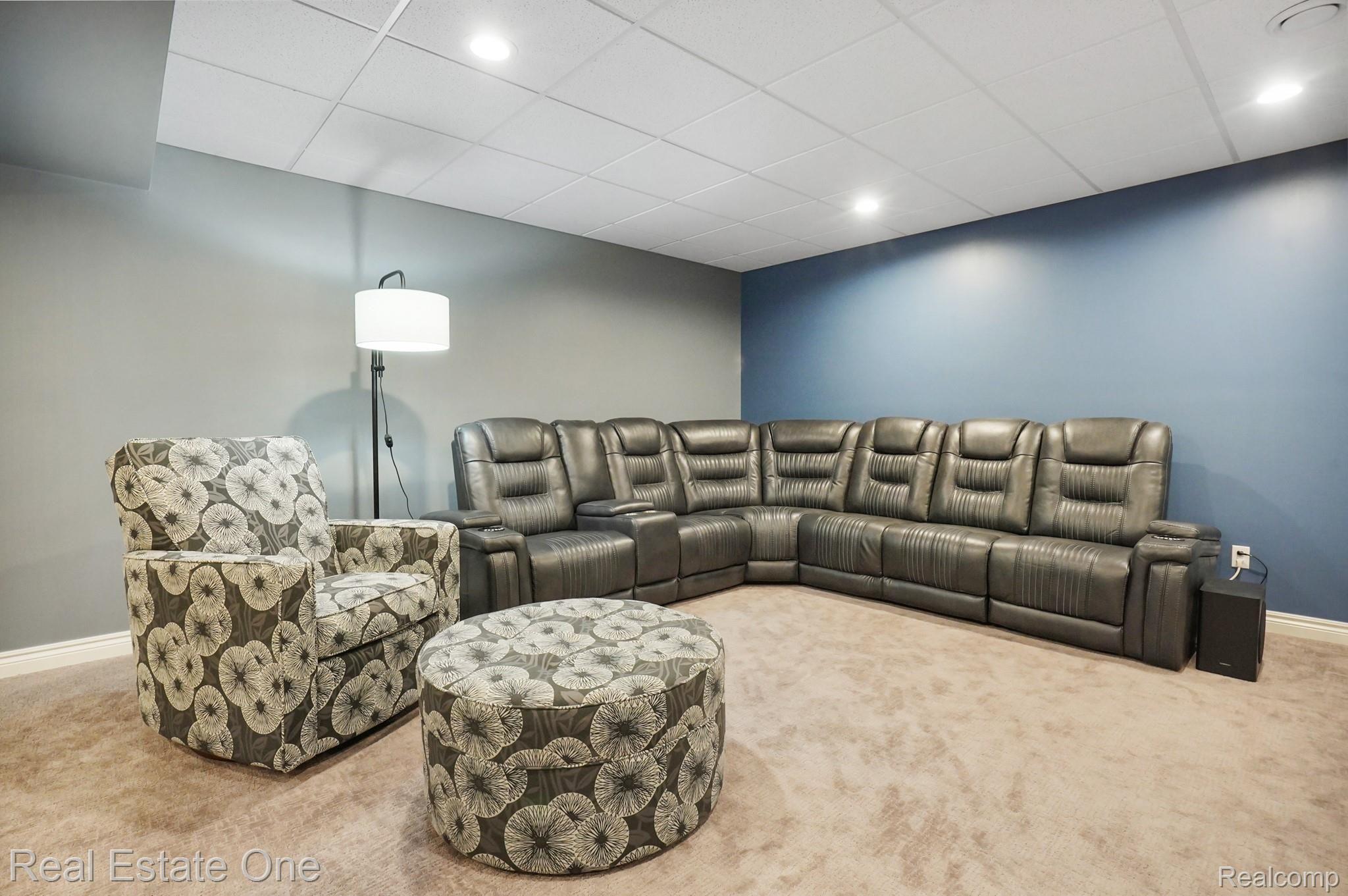 1047 Hampshire Court Rochester, MI 48307 - Photo 36 of 38 DSC06586 (1).jpg