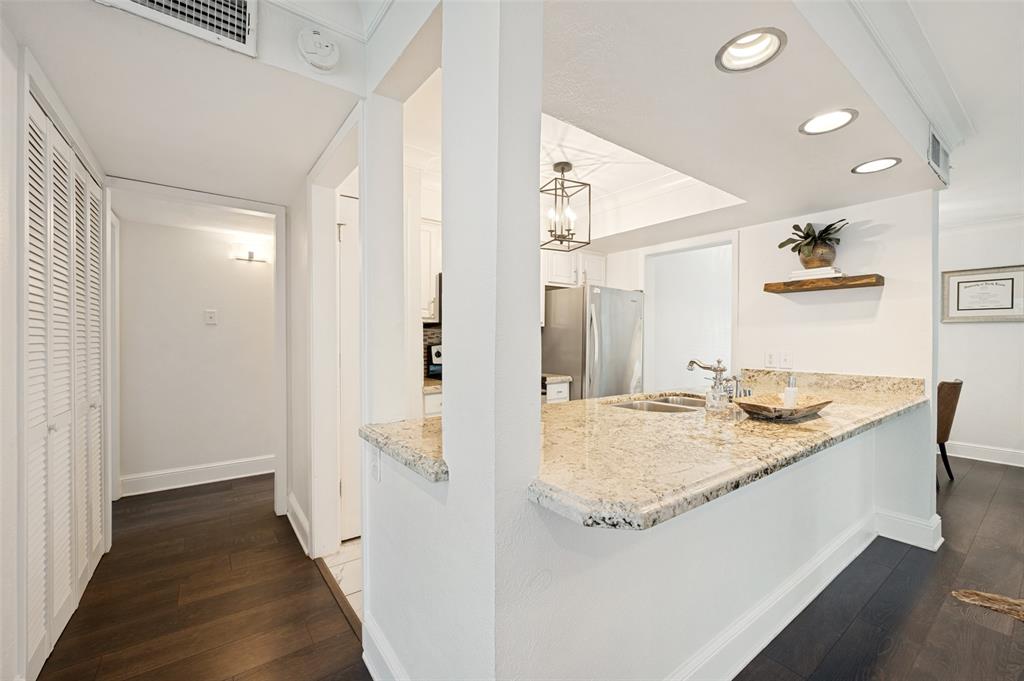 5904 Sandhurst Lane, Unit 149 Dallas, TX 75206 - Photo 6 of 30