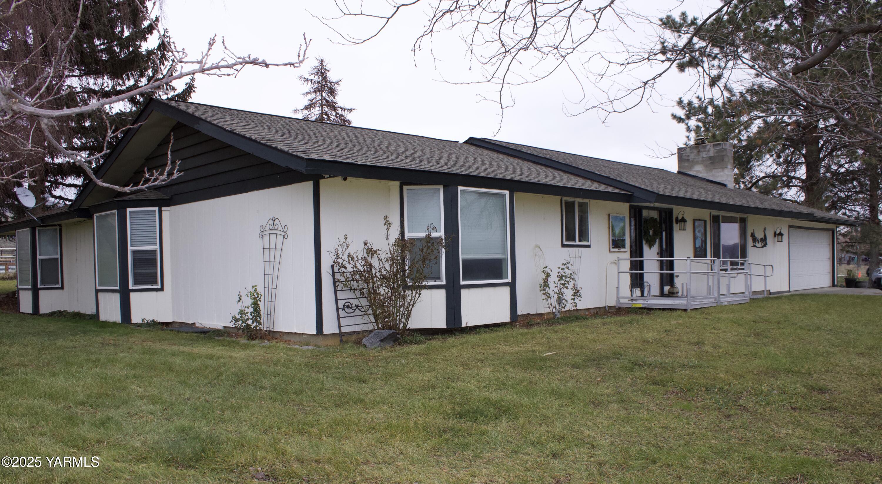 781 Gibson Road Selah, WA 98942 - Photo 1 of 35 Main Edit