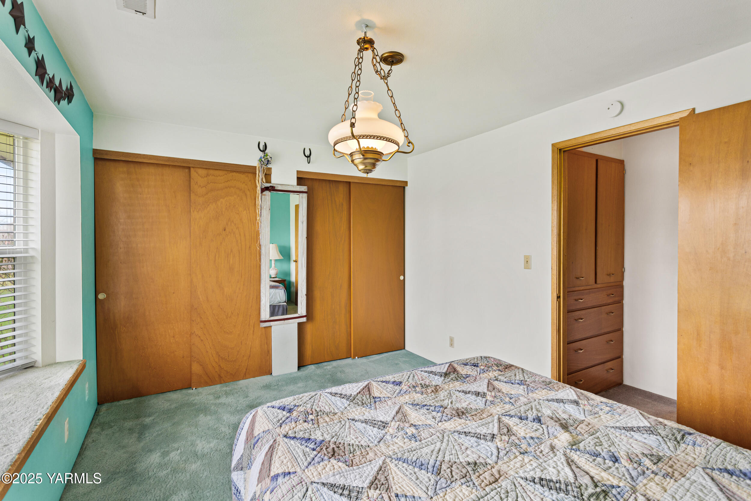 781 Gibson Road Selah, WA 98942 - Photo 20 of 35 Guest Room 3 another view