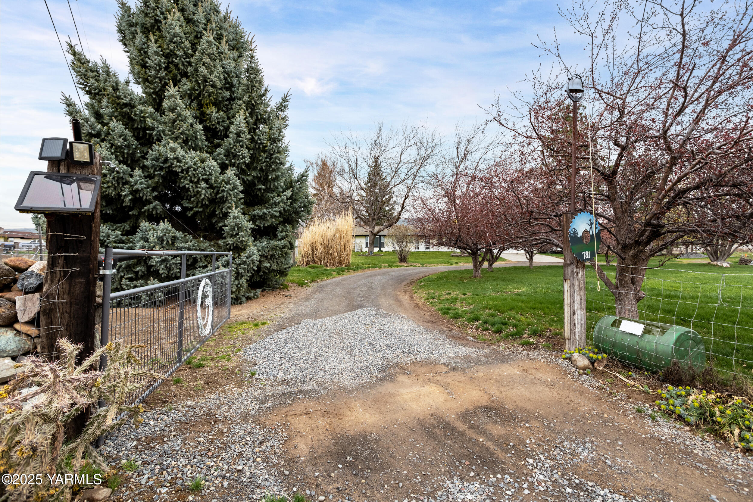 781 Gibson Road Selah, WA 98942 - Photo 3 of 35 Take Me Home Country Roads