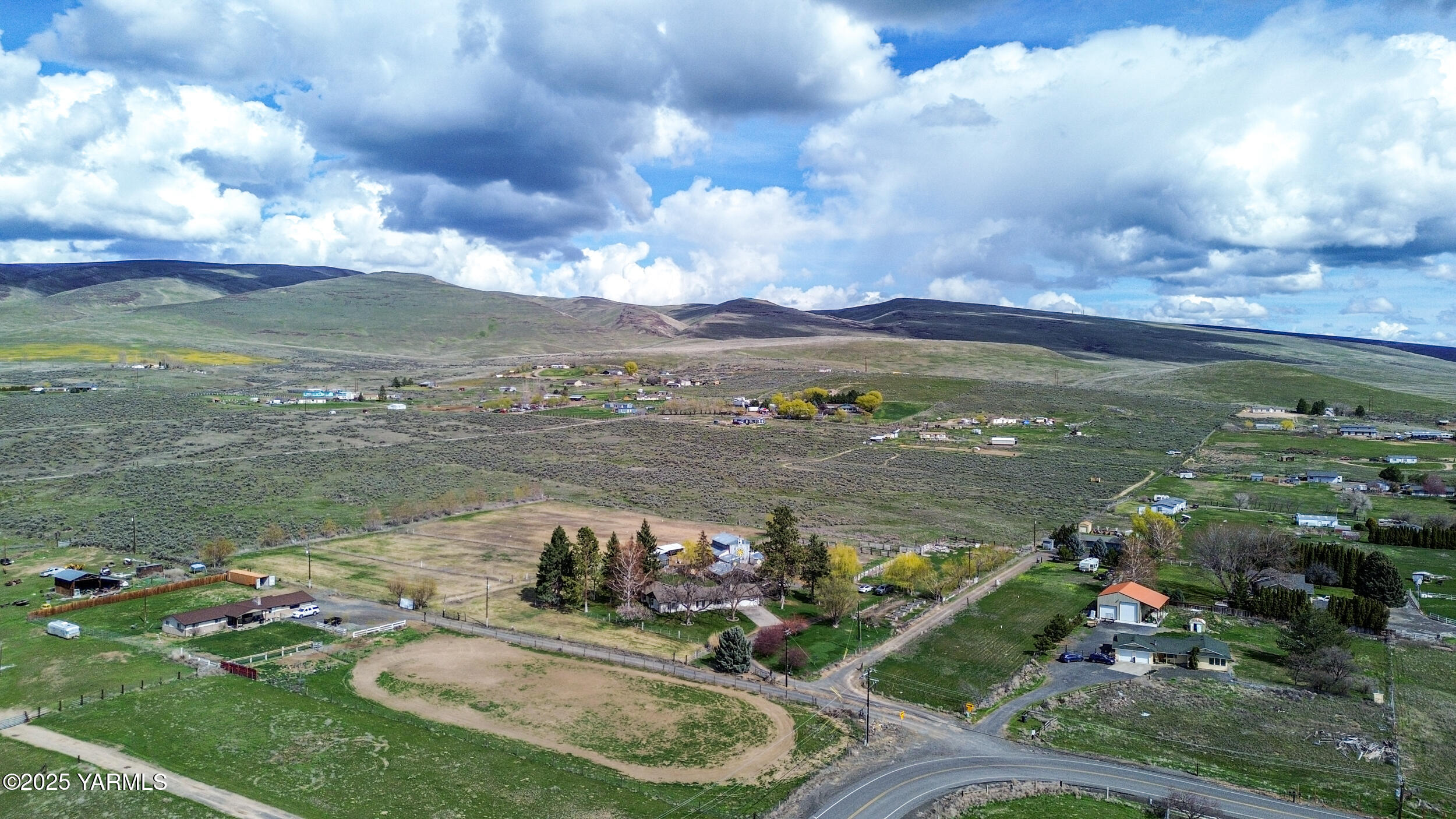 781 Gibson Road Selah, WA 98942 - Photo 35 of 35 Wow!