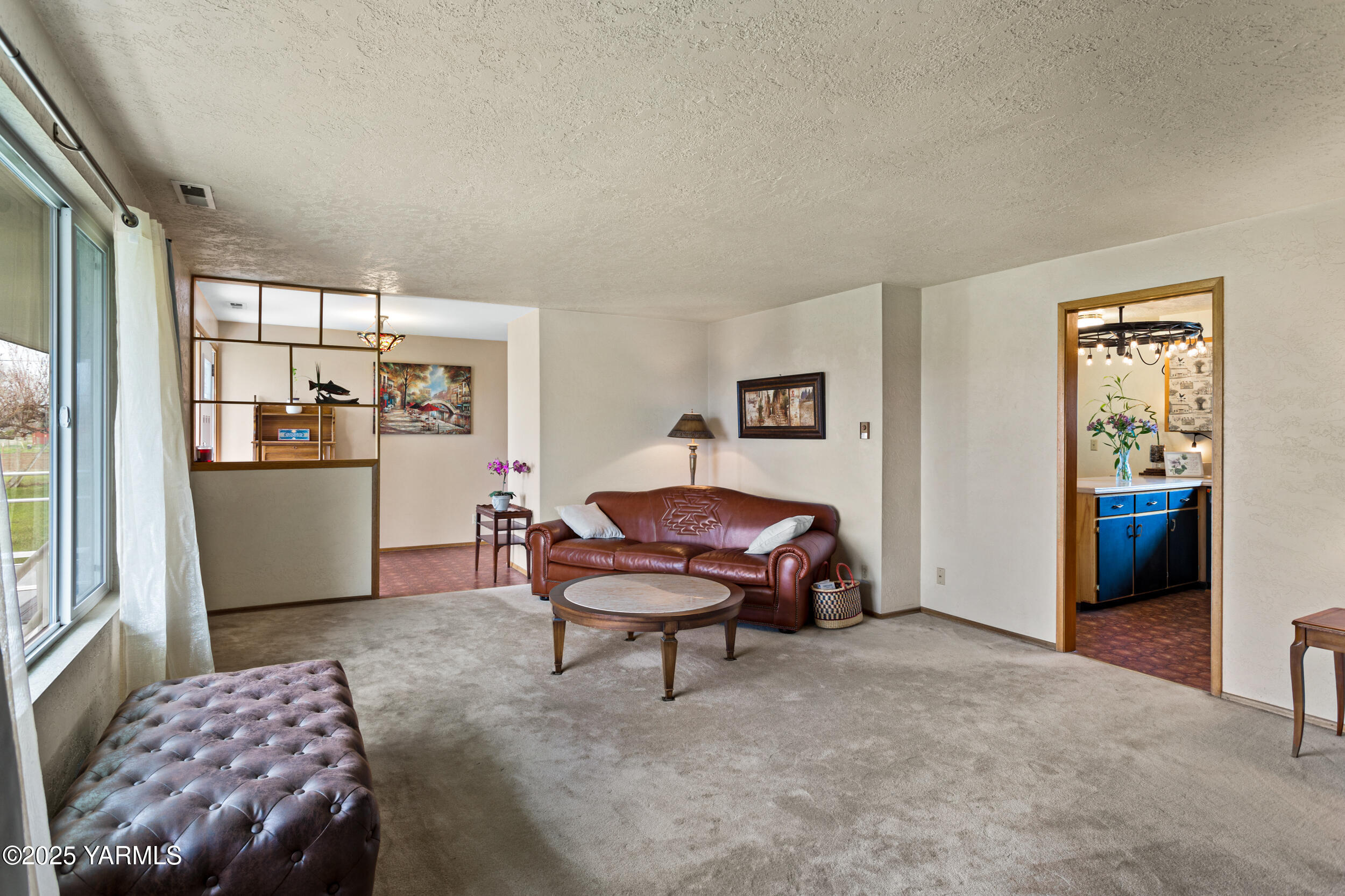 781 Gibson Road Selah, WA 98942 - Photo 7 of 35 A perfect spot to get comfy