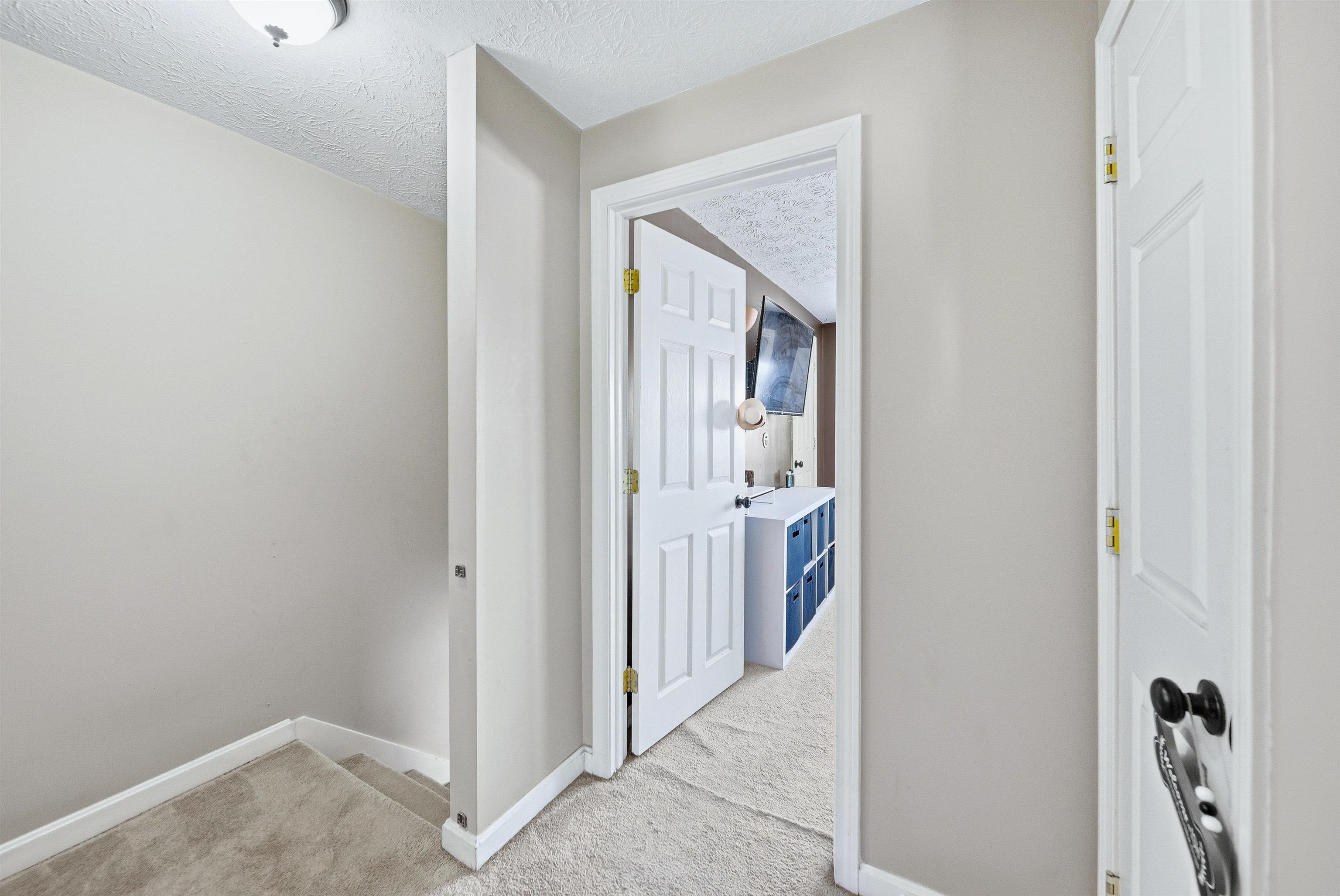 594 Dix Street Manchester, NH 03103 - Photo 15 of 25