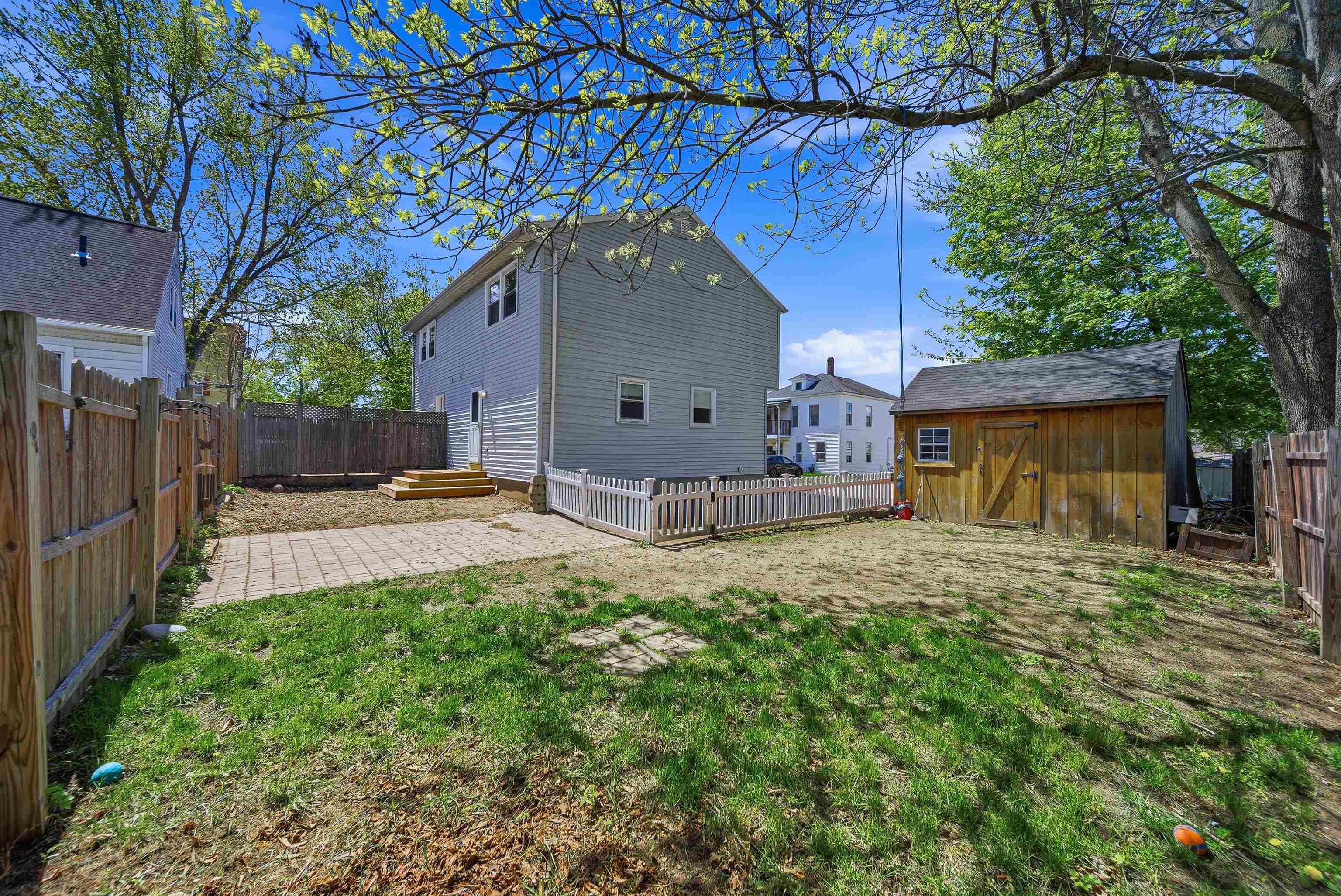 594 Dix Street Manchester, NH 03103 - Photo 22 of 25