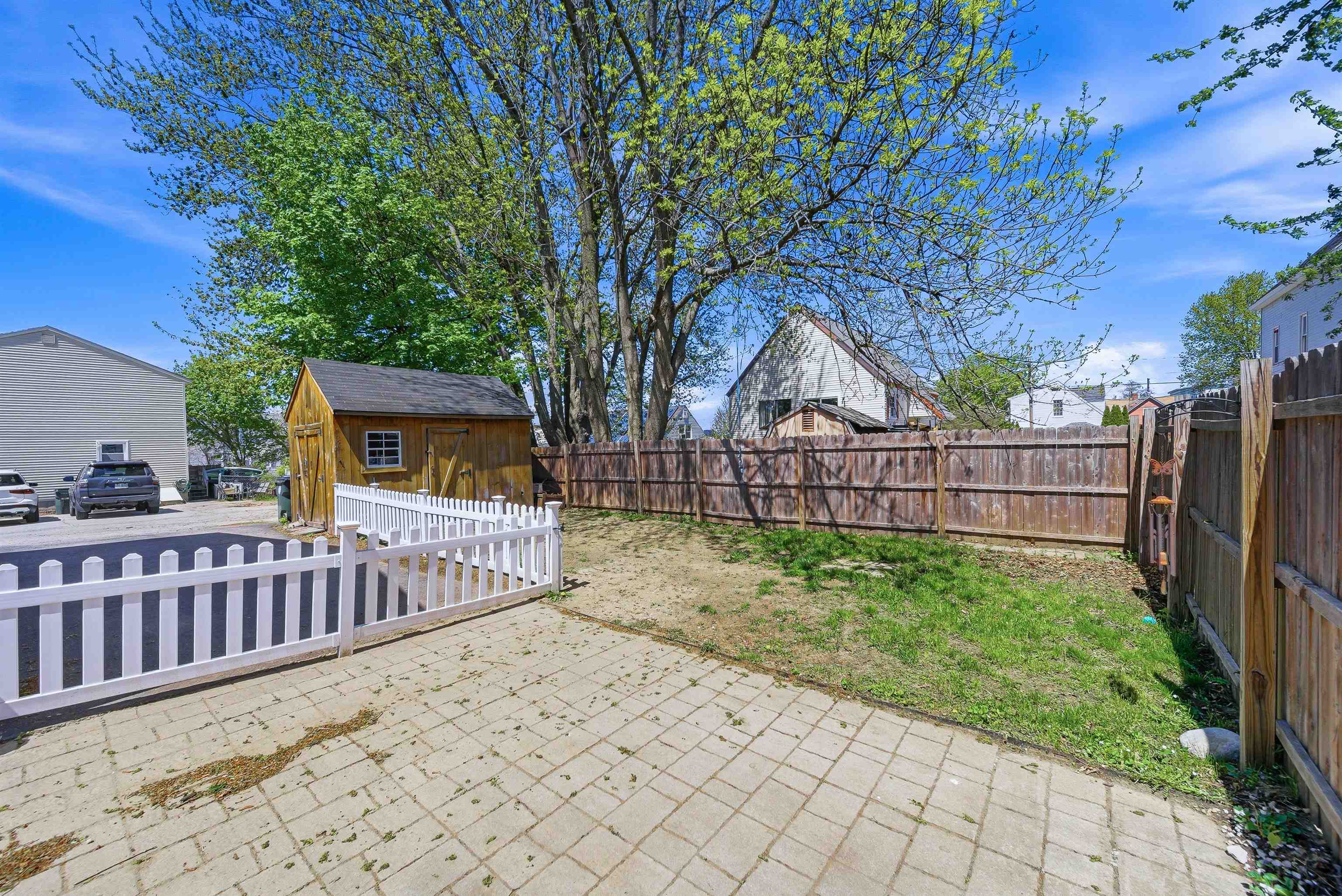 594 Dix Street Manchester, NH 03103 - Photo 23 of 25