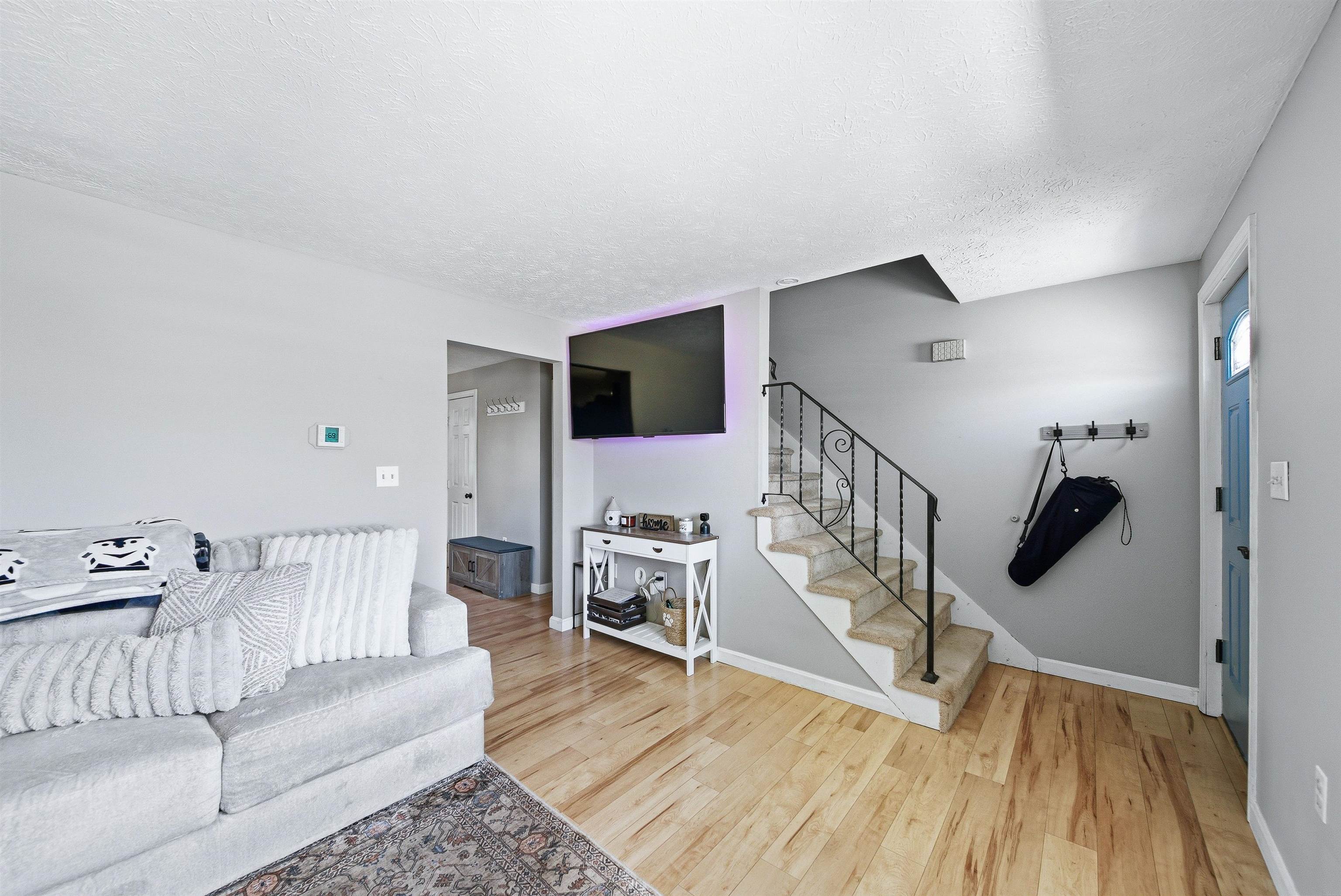 594 Dix Street Manchester, NH 03103 - Photo 7 of 25