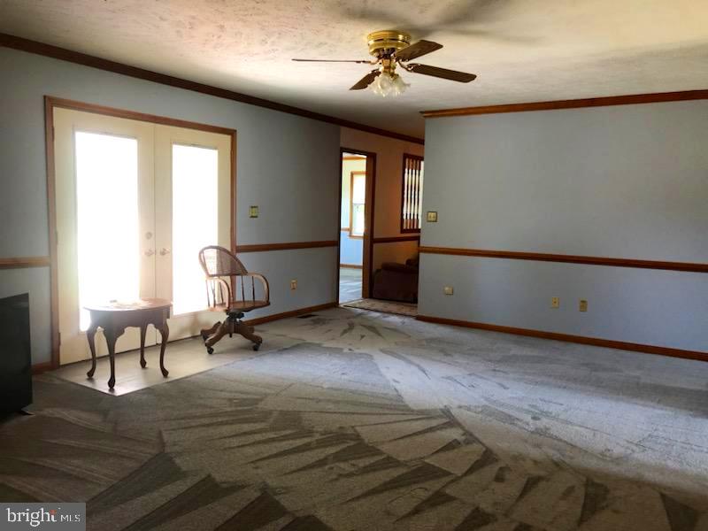 181 Grove Farm Road Front Royal, VA 22630 - Photo 23 of 35 a view of a livingroom with furniture