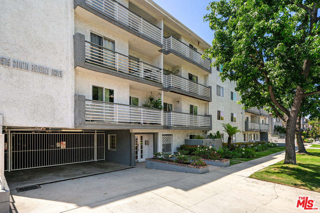 1515 South Beverly Dr Unit 201