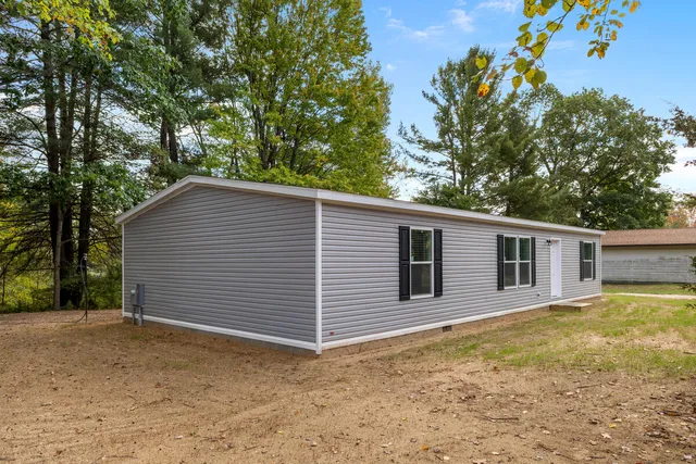 $274,900 | 5265 Huck Drive, Sheridan, MI 48884