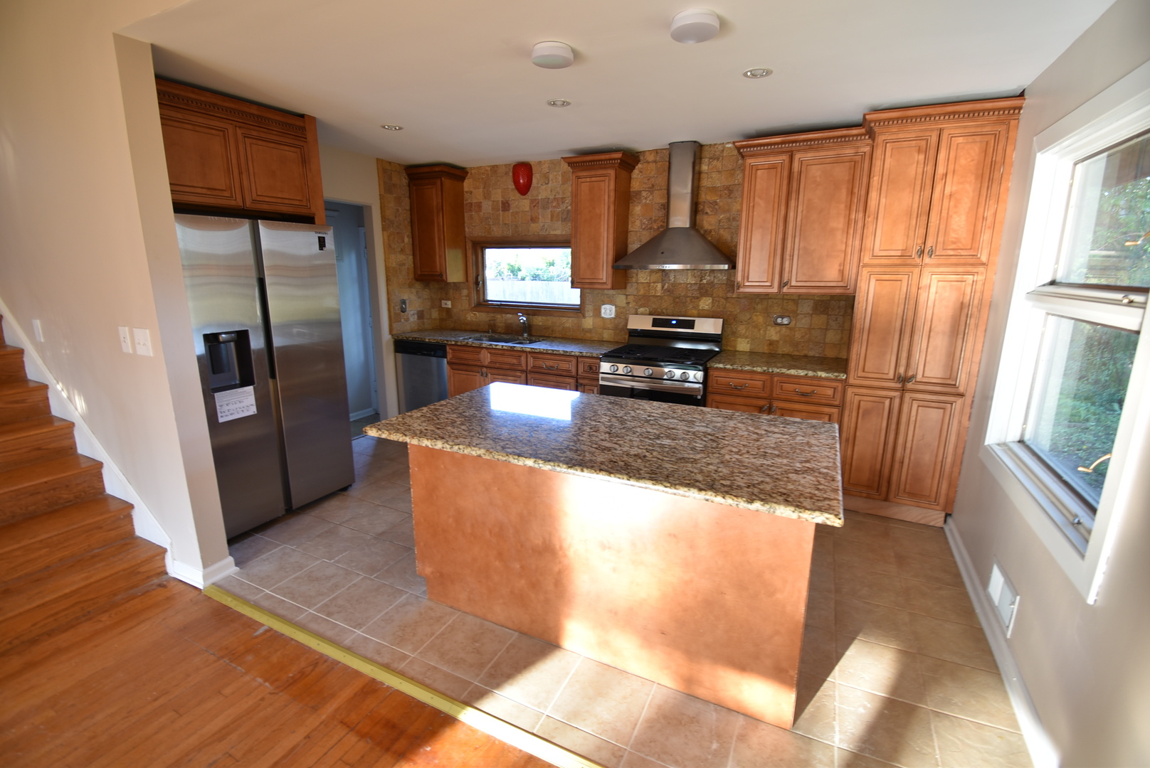 907 Elmhurst Road Mount Prospect, IL 60056 - Photo 9 of 12 Gallery Image 9