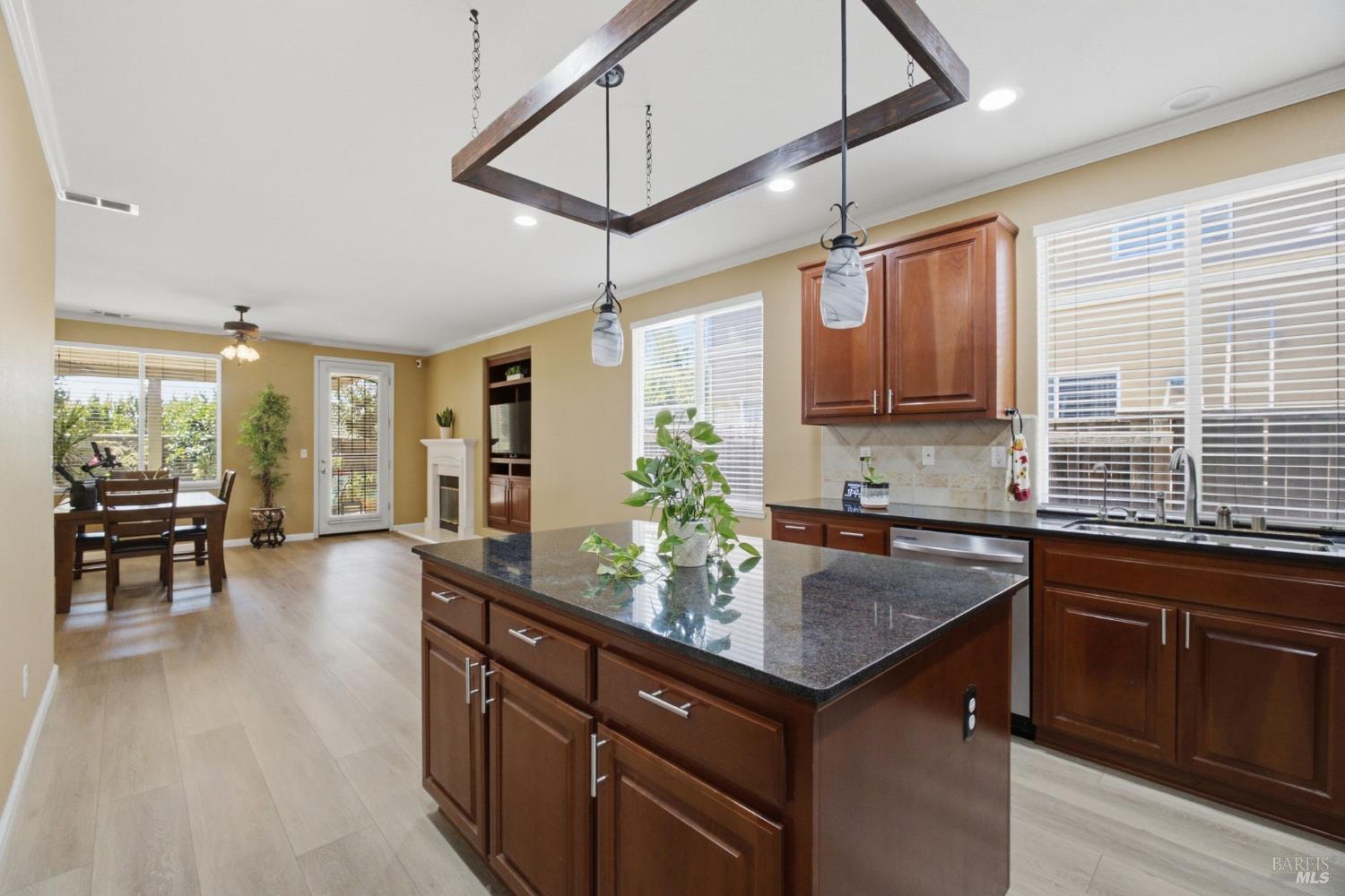 280 Rennert Way Dixon, CA 95620 - Photo 18 of 52 Gallery Image 18