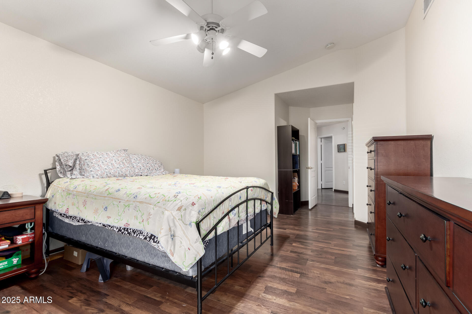 911 West Sandra Terrace Phoenix, AZ 85023 - Photo 15 of 36 19 Sandra Terrace