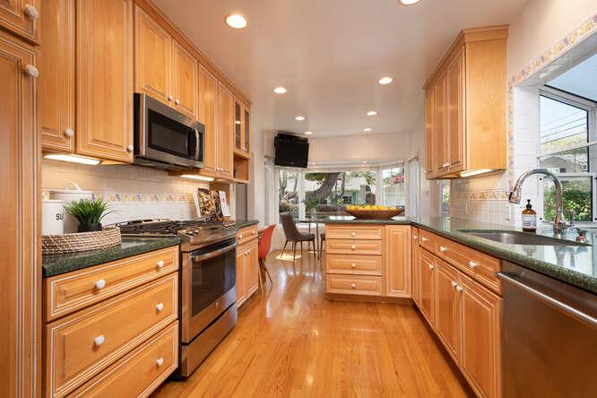 1019 Harvard Road San Mateo, CA 94402 - Photo 6 of 34 Gallery Image 6