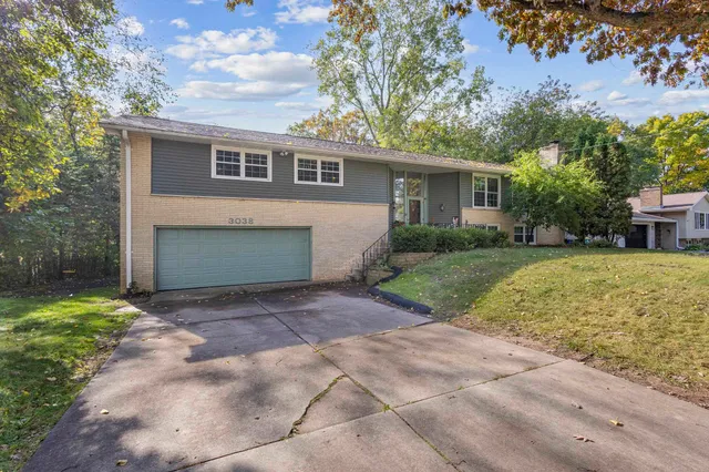 $360,000 | 3038 Bayview Drive, Green Bay, WI 54311